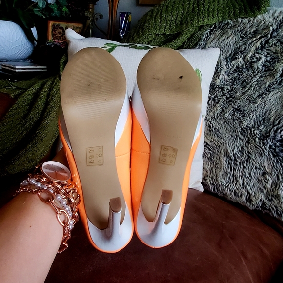 ALDO Platform Two Toned Stilettos- Size 8.5 - Picture 5 of 7